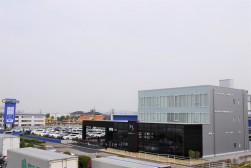 本社・店舗全景