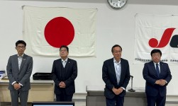 総会に際し執行部が登壇