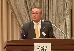萩田会長・理事長があいさつに登壇