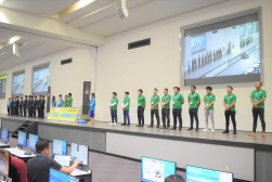 登壇するJU愛知青年部メンバー