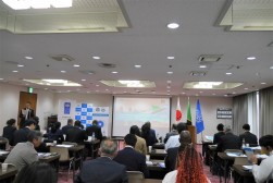 多くの参加者を集めてセミナー開催