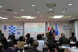 多くの参加者を集めてセミナー開催