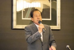 財藤会長が会議の冒頭、あいさつを述べた