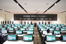 多くの来賓が訪れた