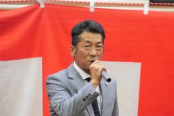 中村顧問があいさつを述べた