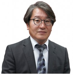執行役員 新井 慎一