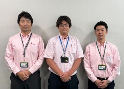 左から大井室長、山本チーフ、長谷チーフ