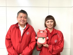 神元店長（左）と夏井 さん（右）