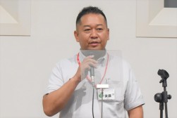 あいさつを述べる後藤会場長