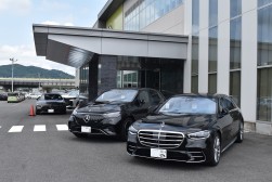 ひときわ目を引く高額輸入車