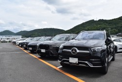 高額ＳＵＶが多数出品された