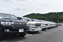 多数のランドクルーザーが出品