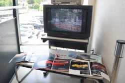 過去の新車CMを放映