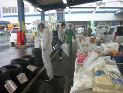 多数の商品が並んだアビヅブース