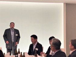 前夜祭食事会では上田理事長があいさつ