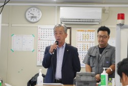 寺谷理事長があいさつを述べた