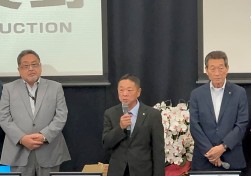 左からJU千葉・千﨑理事長、JU長野・塚田理事長、JU中販連・海津会長