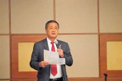 小松金融委員長はＪＵクレジット「サマーキャンペーン」への協力に感謝の言葉を述べた