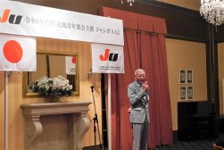 掛下指導環境委員長があいさつを述べた