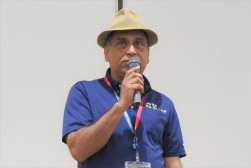 セリ前にあいさつを行うグラム モルトザ流通委員