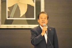 会議冒頭、財藤会長があいさつを述べた