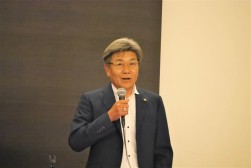 東金融委員長がオータムキャンペーンへの協力を呼びかけた
