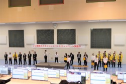 佐賀、長崎両県の特産品が当たる早朝抽選会を実施