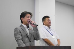 室田流通委員長が感謝の言葉を述べた
