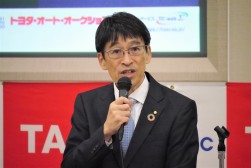 北口社長が会員への感謝の言葉を述べた