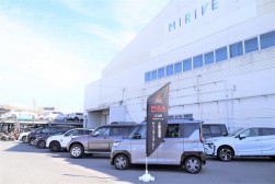 会場前にはＭＡＡ関西ジョイントの良質車が並んだ