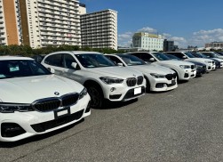 「特設ＢＭＷコーナー」出品車が並ぶ