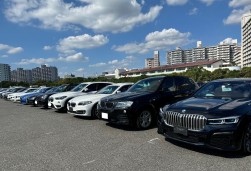 「特設ＢＭＷコーナー」出品車が並ぶ