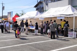 西原マルシェなど地元振興のイベントも多くの家族連れに人気だった
