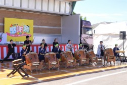 地元和太鼓チームによる演奏も大迫力だった
