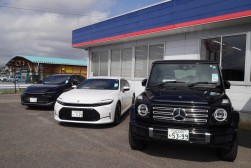 高年式・高額車も多く出品されている