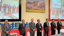 JU東北各県理事長が一堂に会す（左からJU青森石山理事長、JU岩手小原理事長、JU宮城伊藤理事長、JU秋田加藤理事長、JU山形佐藤副理事長、JU栃木秋元理事長、JU新潟遠山副理事長）