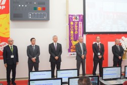 県外から多くの来賓が招かれた