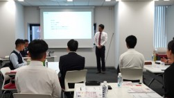 理想のアクションを考え発表