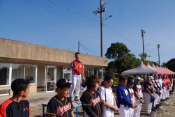 開会式であいさつを述べる中尾代表幹事