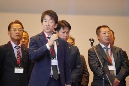 ＪＵコーポレーションの原口常務が祝辞
