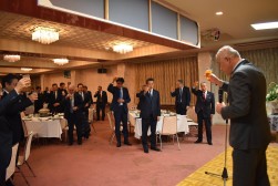 乾杯の発声はJU中販連・奥村流通委委員長