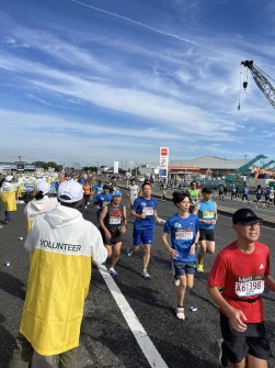 参加ランナーたちを全力でサポート