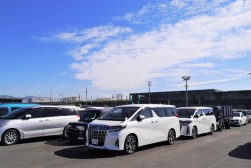 出品ヤードは多くの出品車で埋まった