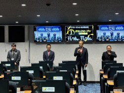 東馬取締役オークション・カンパニー長があいさつ