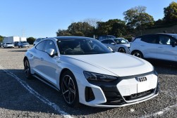 アウディ　e-tron GT