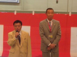 挨拶を行う川村JU福島会長（右が高橋JU東北ブロック長）