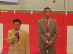 挨拶を行う川村JU福島会長（右が高橋JU東北ブロック長）