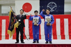 写真左から、北見整振小野優真氏、廣井晃彦選手、佐々木昭弘選手