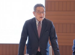DX事業推進について抱負を述べるJUコーポレーション鈴木副会長