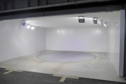 立体出品ヤード１階に完成した撮影ブース